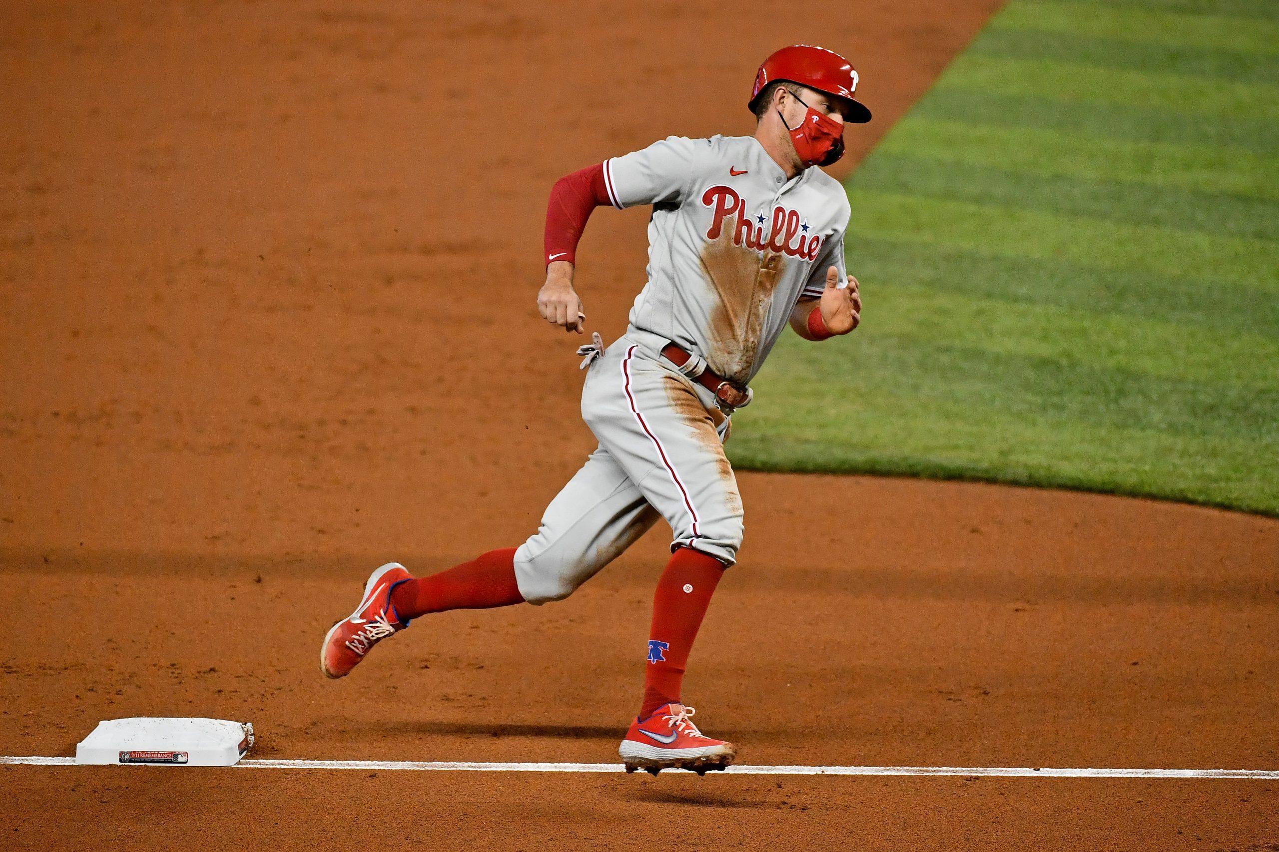 What does Rhys Hoskins' injury mean for Phillies' season?